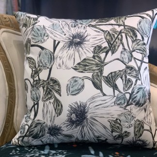 SHihWEier印花抱枕套 現貨 HC1112 鐵線蓮 白底