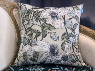 SHihWEier®原創印花抱枕套 現貨 HC1112 鐵線蓮 奶茶底