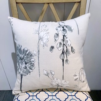 抱枕套 鉛筆畫印花微絨-米底黑白花