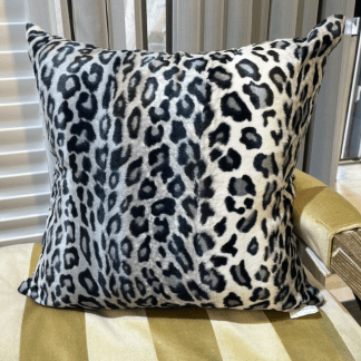 抱枕套-台灣家飾布 灰白豹紋絨布