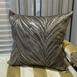 抱枕套-英國家飾布-羽葉緹花-黑金